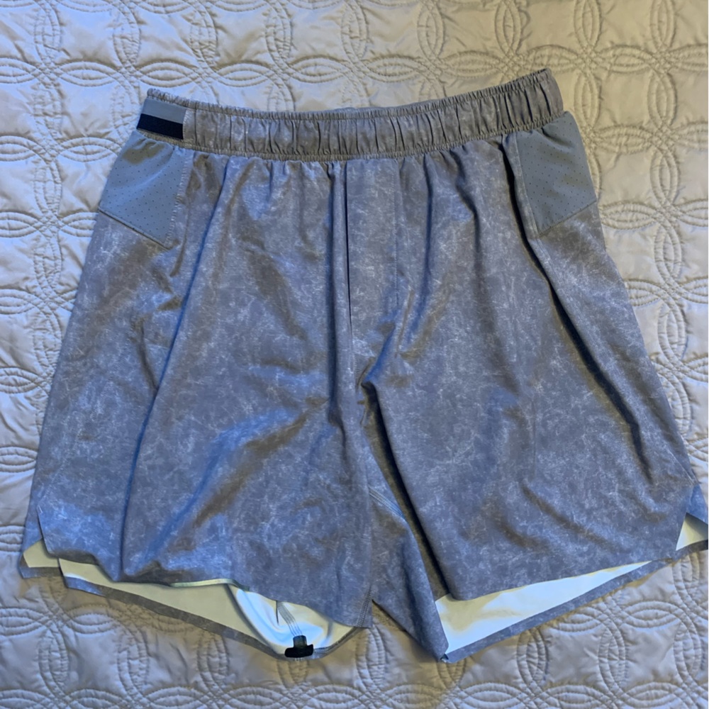 Lululemon Men’s Surge Shorts 6” Linerless Medium